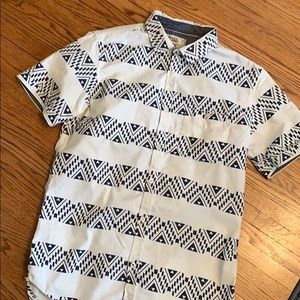 Free planet short sleeved button up